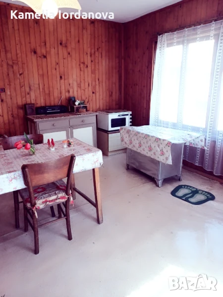 Продавам къща с двор в село Лесичово, община Лесичово, област Пазарджик, снимка 1