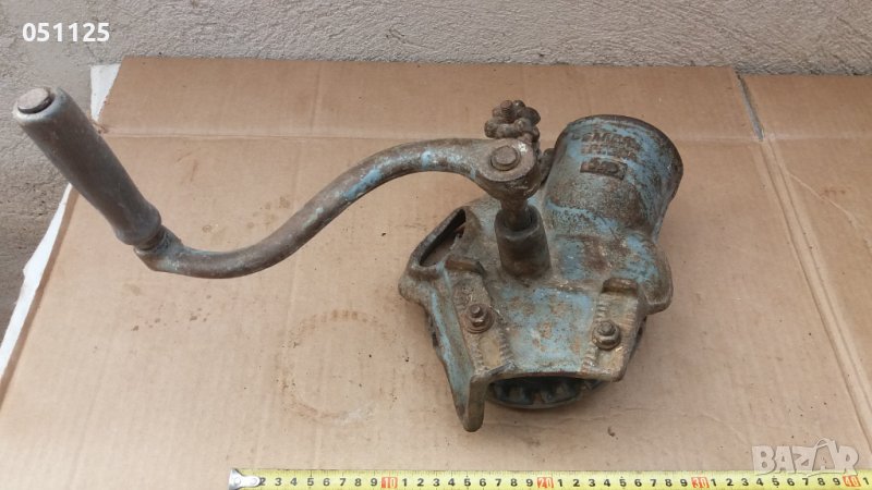 отлична машинка за мелене на царевица, кукуруз , снимка 1