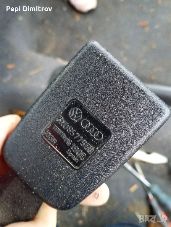 6N0857755B Volkswagen Polo 1997 Държач за предпазен колан (катарама за предпазен колан) - ПРЕДЕН ДЕС, снимка 1