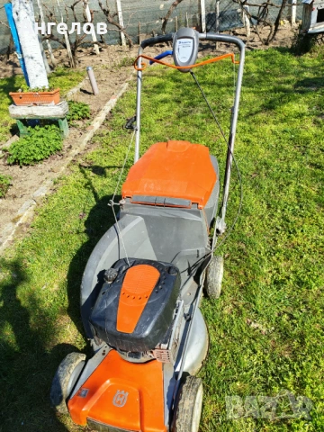 Бензинова самоходна косатка за трева Husqvarna, снимка 2 - Градинска техника - 54107211