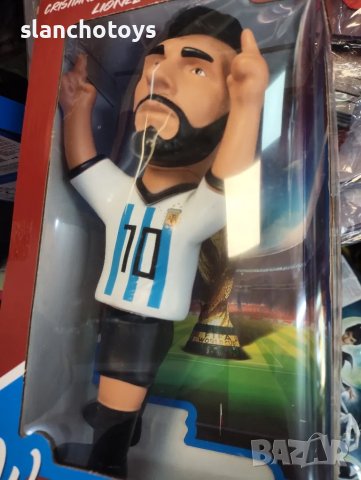 Големи фигури на Роналдо и Меси,около 23см, снимка 3 - Фигурки - 47689673