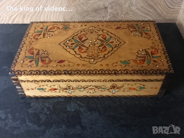 Дървена кутия ( ръчно изработена )