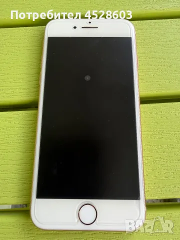 Apple iPhone 8 – купен от Apple Store London, запазен