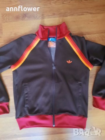 Горнище Adidas S/M, снимка 2 - Спортни екипи - 38290335