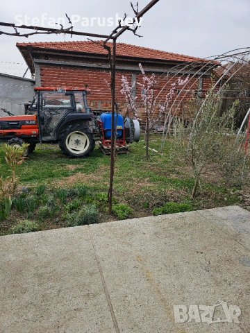 Продавам вентилаторна пръскачка 350 литра