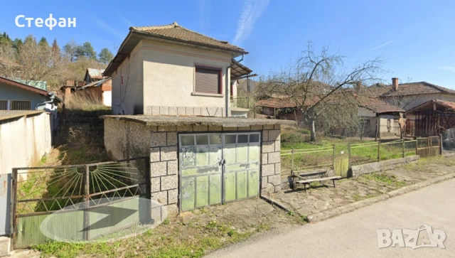 Продавам двуетажна къща в с. Ситово, обл. Силистра - Център, снимка 2 - Къщи - 53921956