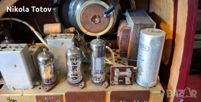 Продава се старинно радио Grundig. , снимка 7 - Антикварни и старинни предмети - 53294212