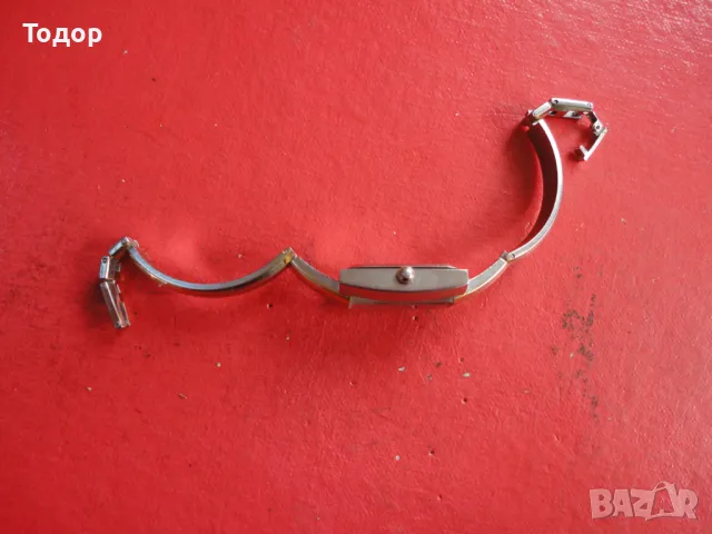 Дамски часовник Gucci, снимка 6 - Дамски - 49072689