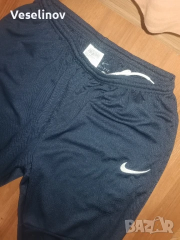 Nike размер L , снимка 3 - Спортни дрехи, екипи - 50628324