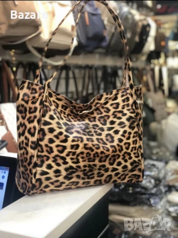 Класическа дамска чанта, снимка 3 - Чанти - 48702478