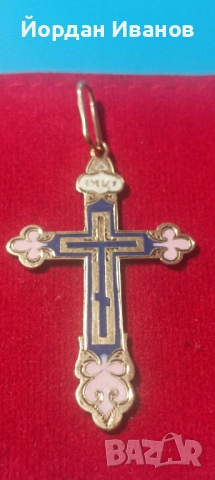 Златен антикварен кръст 