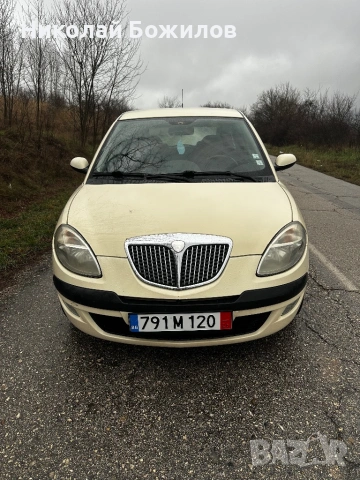 Продавам Lancia Ypsilon 1.4-95 кс 2007 г нов внос Швейцария  