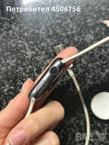 Apple Watch Series 4, снимка 3 - Смарт гривни - 56451963