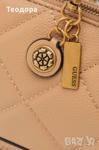Нова чантичка  на  GUESS