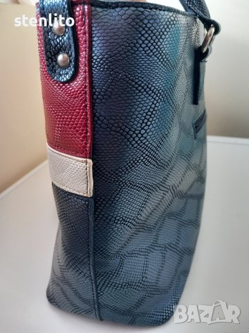 Стилна Дамска Чанта, снимка 12 - Чанти - 42863395