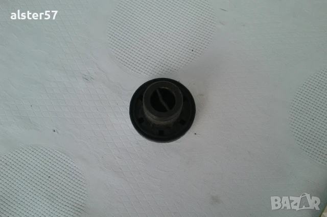 Капачка за масло от Ford Sierra  71HF-6K614-BC., снимка 6 - Части - 50495849