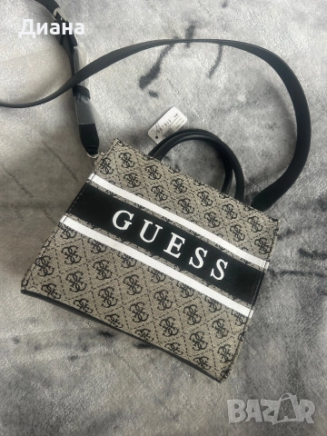 Дамска малка чанта, снимка 2 - Чанти - 52340617