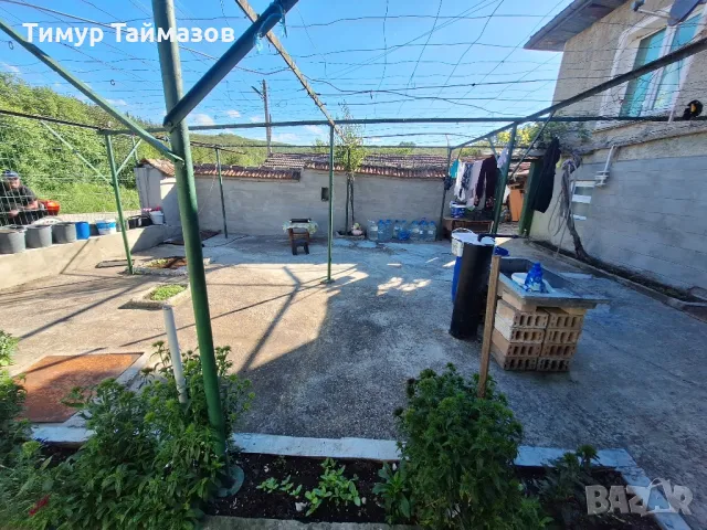Голяма просторна къща и голям двор , снимка 2 - Къщи - 50245364