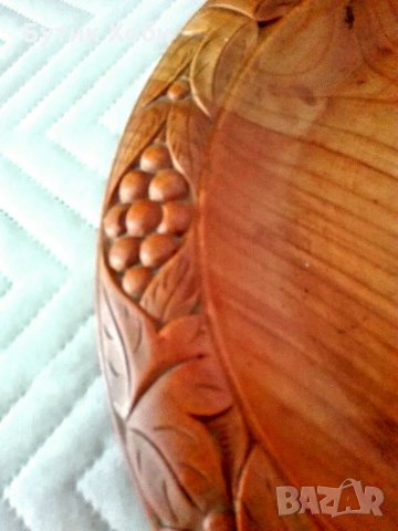 Дървена ръчно резбована чиния, снимка 3 - Антикварни и старинни предмети - 34061723