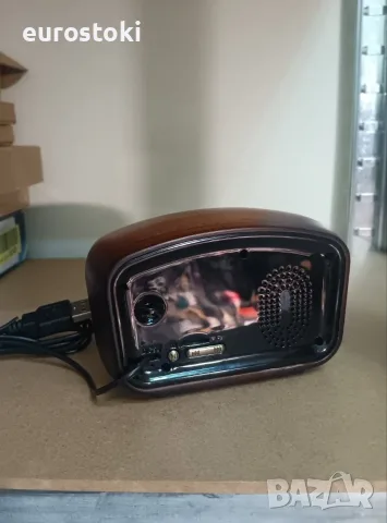 Винтидж радио Greadio от естествено орехово дърво, мини FM радио в ретро стил, Bluetooth , снимка 10 - Други - 56184956