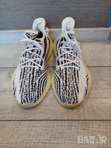 Adidas Yeezy boots 350 V2 Zebra маратонки номер 45 и 1/3 стелка 28,5 см , снимка 3 - Маратонки - 51402307