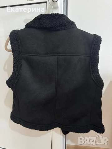 Дамски черен елек, снимка 2 - Елеци - 52983459