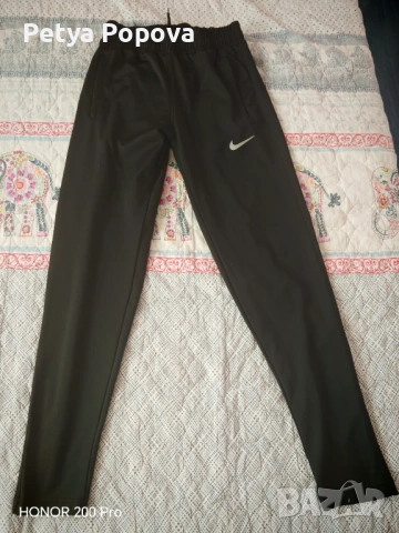 Анцунг Nike, снимка 2 - Детски анцузи и суичери - 54181944