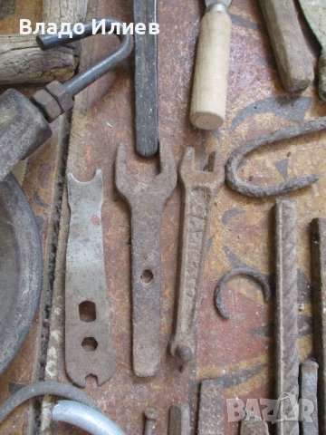 Старинни метални аксесоари-резета,ками,клинове,прободи,инструменти,панти,закачалки и други, снимка 3 - Антикварни и старинни предмети - 42852687