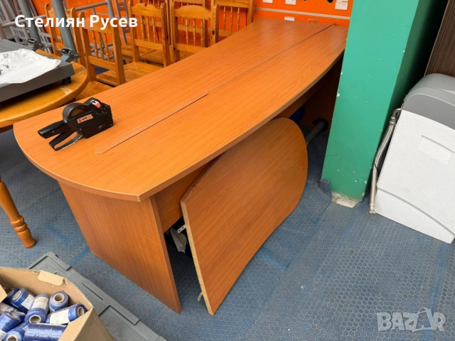210422 ъглово офис бюро 70/198см цена 42 евро или 82,14 лв   -197см / 70см широко, 75 см високо -има