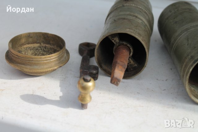 Месингова мелачка за кафе,черен пипер Османска империя, снимка 7 - Антикварни и старинни предмети - 38085285