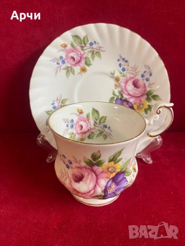 Английски двоен сет за кафе -костен порцелан, снимка 3 - Чаши - 53918548