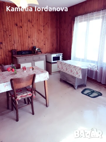 Продавам къща с двор в село Лесичово, община Лесичово, област Пазарджик