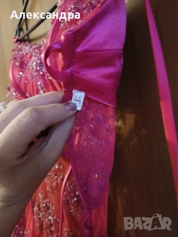 Розова абитуриентска рокля с корсет и кристали, прозрачни кости, дълбоко деколте и висока цепка, снимка 3 - Рокли - 53889639