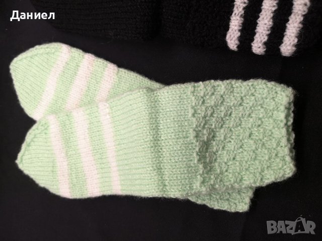 Ръчно плетени чорапи, снимка 3 - Антикварни и старинни предмети - 38086942
