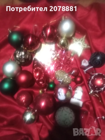 Играчки за елха и гирлянди 