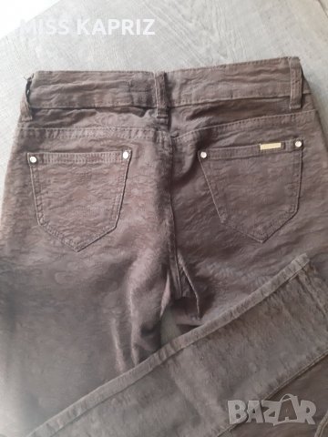 Дамски дънки с релеф, снимка 2 - Дънки - 39986078