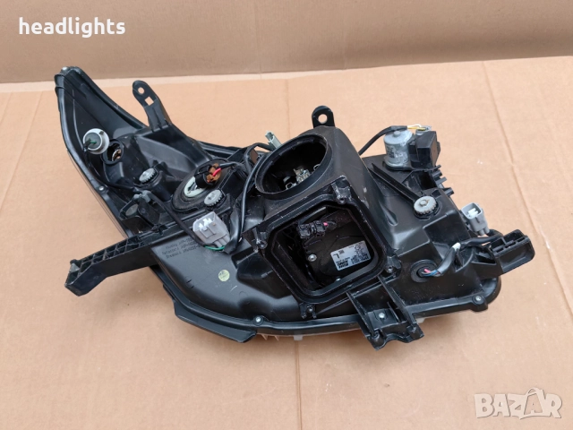 Ляв фар за Toyota Land Cruiser Xenon / Тойота Ленд Круизер, снимка 10 - Части - 52970820