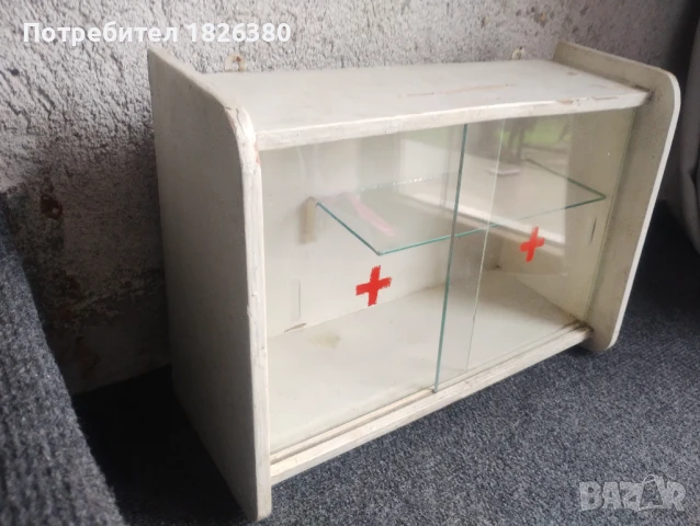 Дървена аптечка за стена, снимка 5 - Антикварни и старинни предмети - 50659753