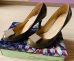 Обувки Paolо Bocelli Официални, лачени, цвят бежов,резервни капачета за токчет,№39, ст. 25см,ток10см, снимка 1 - Дамски обувки на ток - 40093098