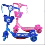 Метална детска тротинетка с пискюли и LED светлини, снимка 1