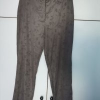 Сив сатенен панталон с щамповани цветя на S. Oliver, снимка 1 - Панталони - 42280538