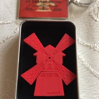 Колекционерски ключодържател и флаш памет 4GB Moulin Rouge / Мулен Руж, официален лицензиран продукт, снимка 3 - Колекции - 35533245
