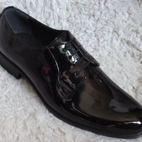 Обувки, черни, лачени, код 394/ББ2/29, снимка 1 - Официални обувки - 37540913