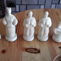 Пластмасови фигури за шах имат забележки и липси, на бялите липсва царя и на една пешка няма глава, , снимка 7 - Шах и табла - 36741201