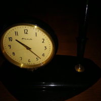 Съветски часовник за писалище., снимка 2 - Антикварни и старинни предмети - 44567800