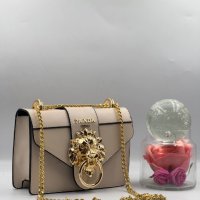 Versace Дамска чанта , снимка 3 - Чанти - 42929750