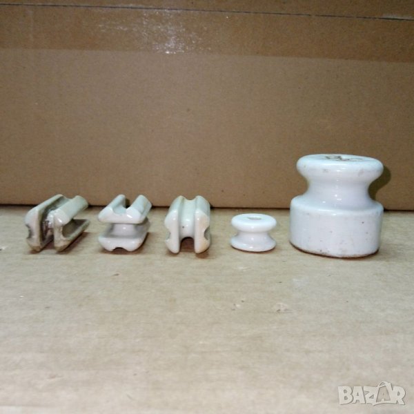 Порцеланови изолатори за външна антена на радиостанция, снимка 1