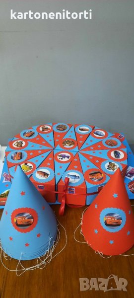 Картонена торта и шапки за рожден ден с Маккуин Светкавицата, снимка 1