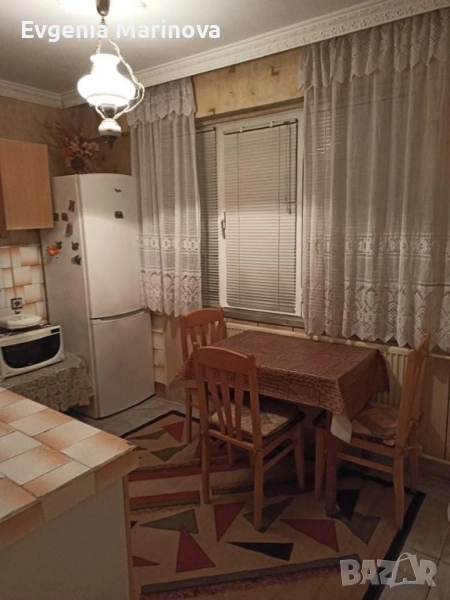 Отдавам спалня,хол,кухня,баня с тоалетна,лятна градина топ център, снимка 1