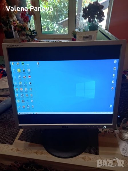 Монитор LG E1910PMW, снимка 1